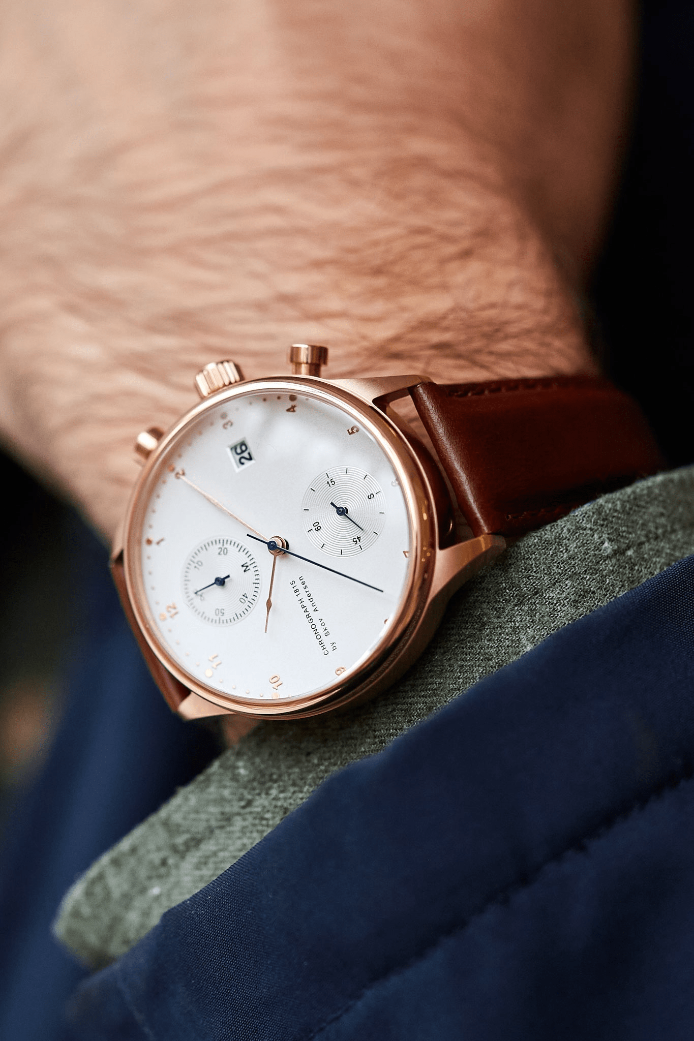 1815 Chronograph Rose Gold / White by AV86 with vintage-inspired dial, sapphire crystal, chronograph function, and brown leather strap