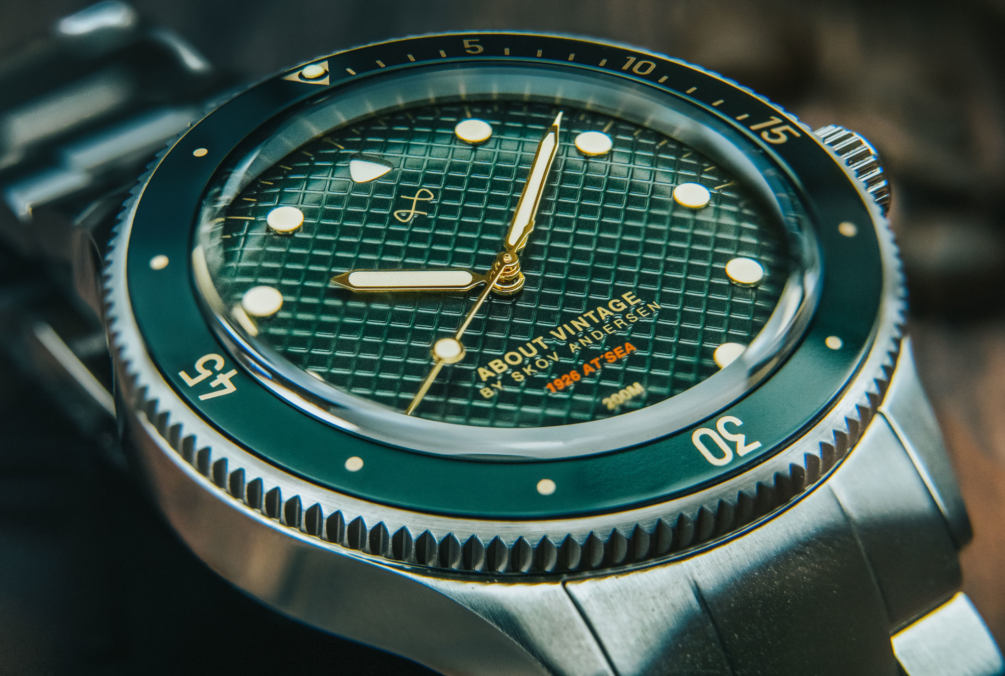 1926 At'sea, Green Turtle Vintage – 39 mm fra AV86: vintage-inspireret dykkerur med Sapphire Crystal, kompasring og metalarmbånd