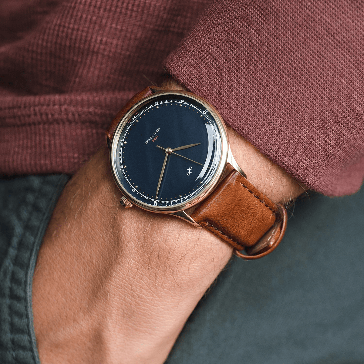 1969 Vintage, guld/midnatsblå – Specialudgave – 39 mm fra AV86 med minimalistisk urskive, Sapphire Crystal og læderrem