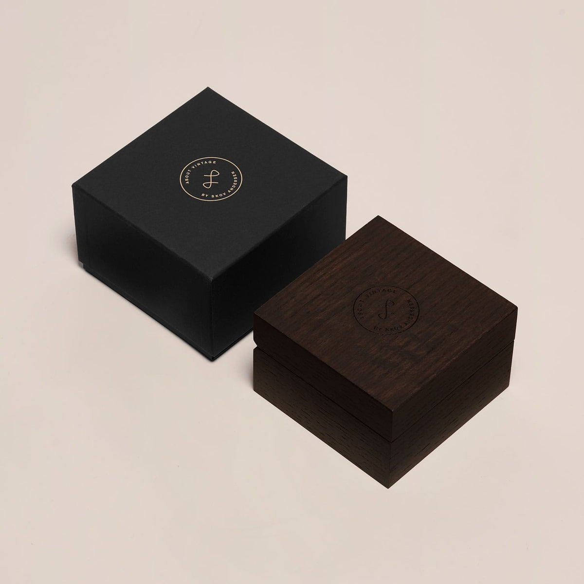 1968 Mechanical (Hand-Wound) by AV86 with handcrafted wooden and matte black luxury packaging box set