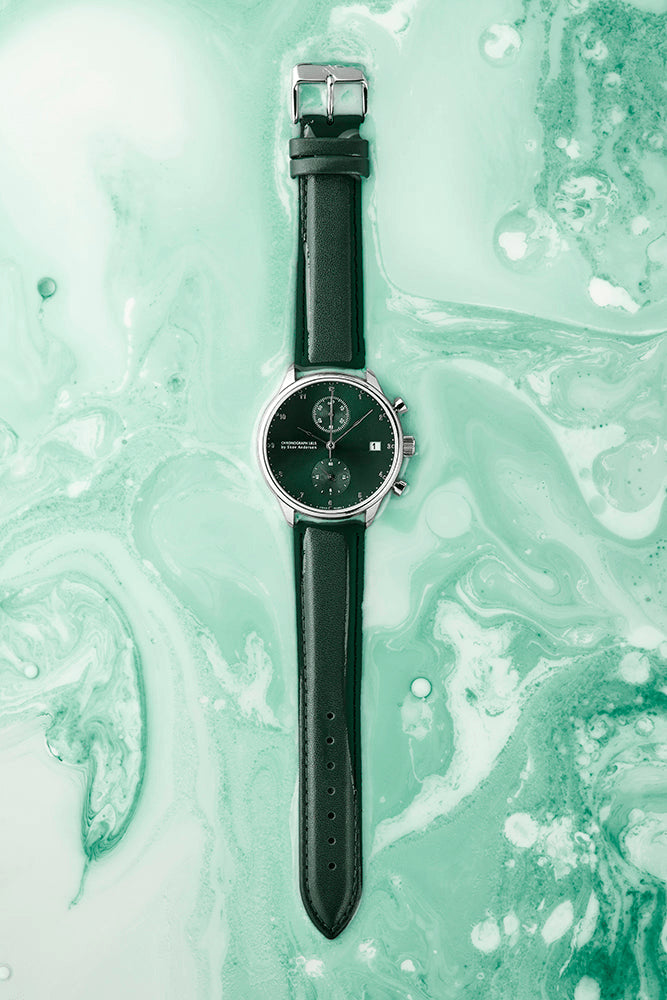 1815 Chronograph by AV86 with vintage-inspired dial, sapphire crystal, chronograph function, and black leather strap