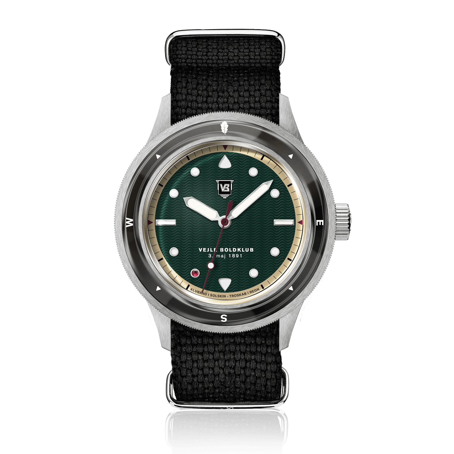 VB Kong Hans Eg, Limited Edition / Forudbestilling by AV86 vintage-inspired diver with compass bezel, sapphire crystal, and black fabric strap