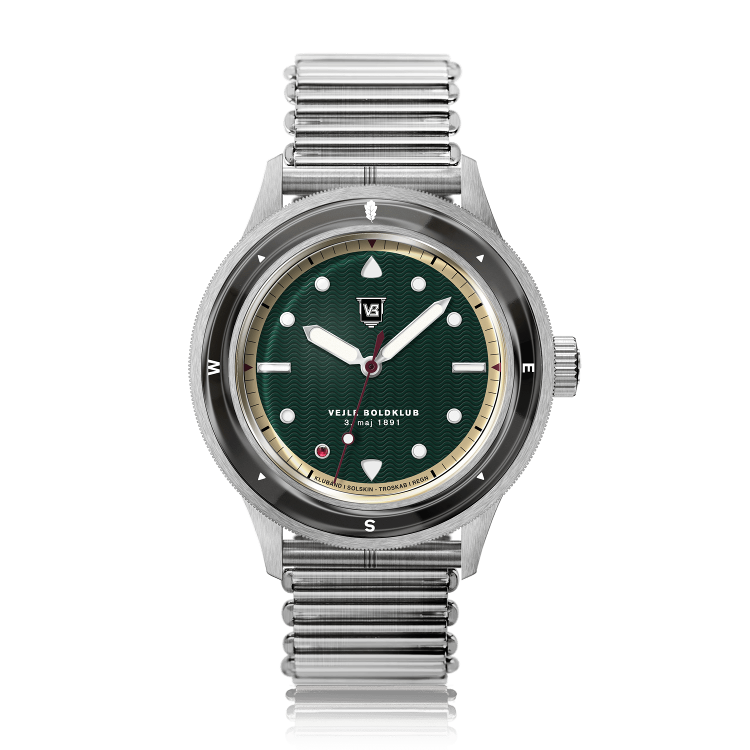 VB Kong Hans Eg, Limited Edition / Forudbestilling by AV86 vintage-inspired diver with sapphire crystal, compass bezel, and metal bracelet strap