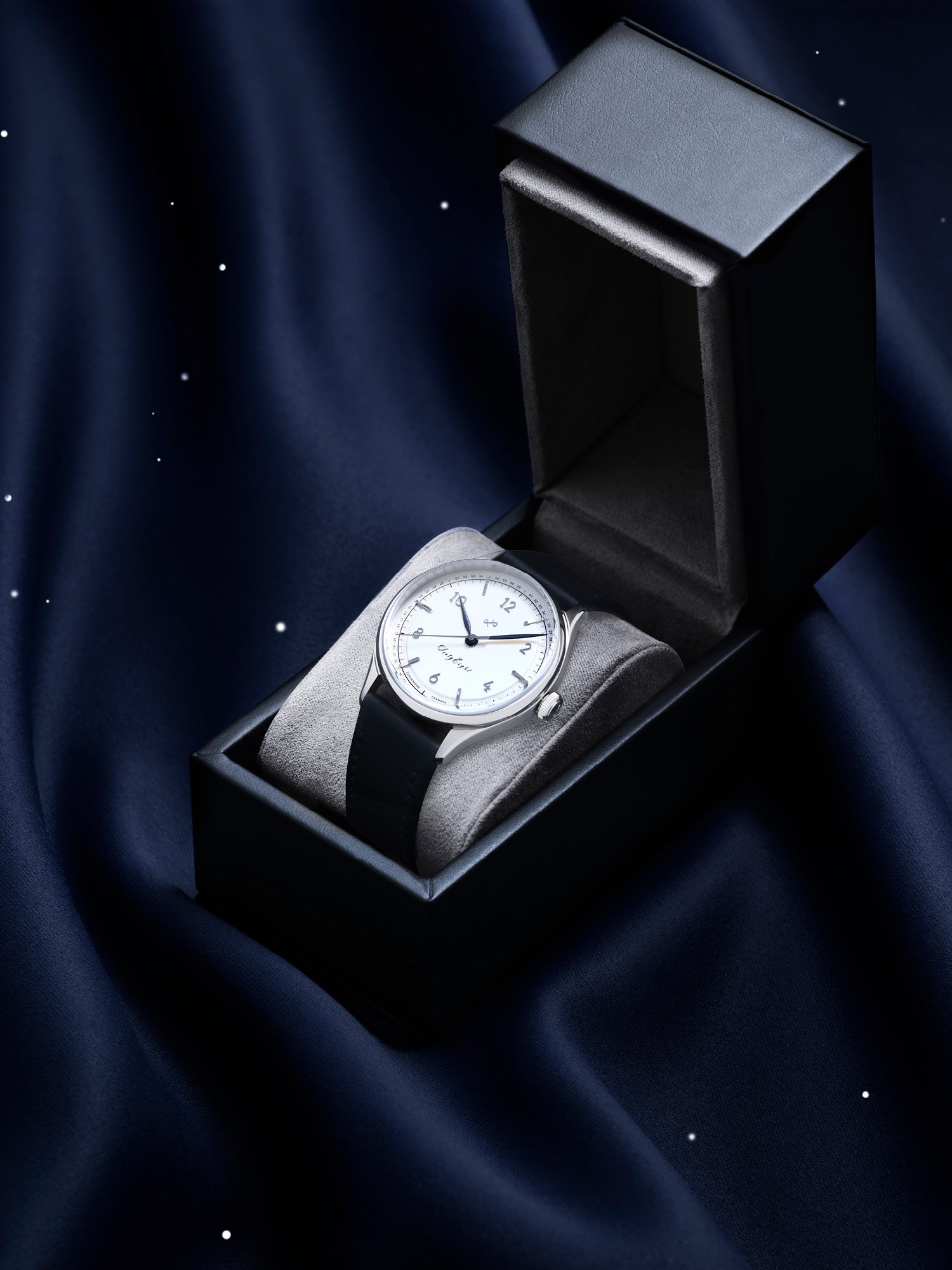 1968 Sixtyeight by AV86 classic dress watch with vintage-inspired dial, sapphire crystal, and black leather strap in luxury box
