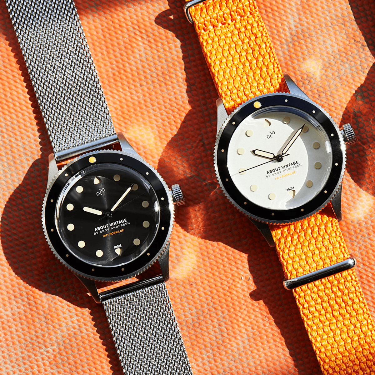 1971 Stagediver, 스틸 / 블랙 – 36mm, AV86 제작 빈티지 스타일 다이버 워치. 돔형 Sapphire Crystal, 베젤, 패브릭 스트랩 적용