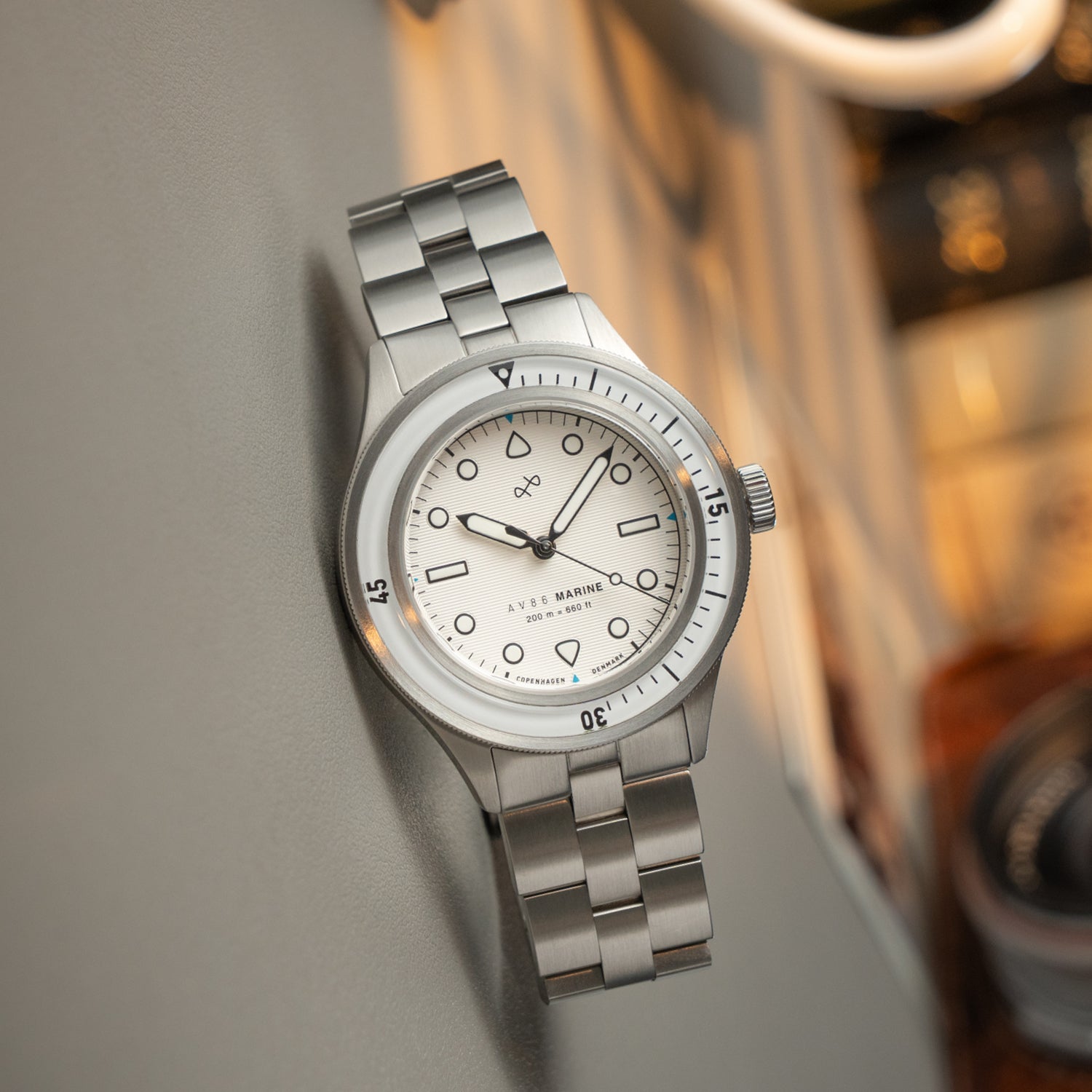 VB Kong Hans Eg, Limited Edition by AV86 vintage-inspired diver with sapphire crystal, rotating bezel, and metal bracelet strap