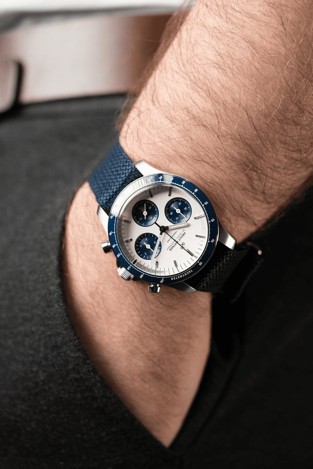 1960 Racing Chronograph by AV86 with vintage-inspired dial, sapphire crystal, chronograph function, and textured fabric strap