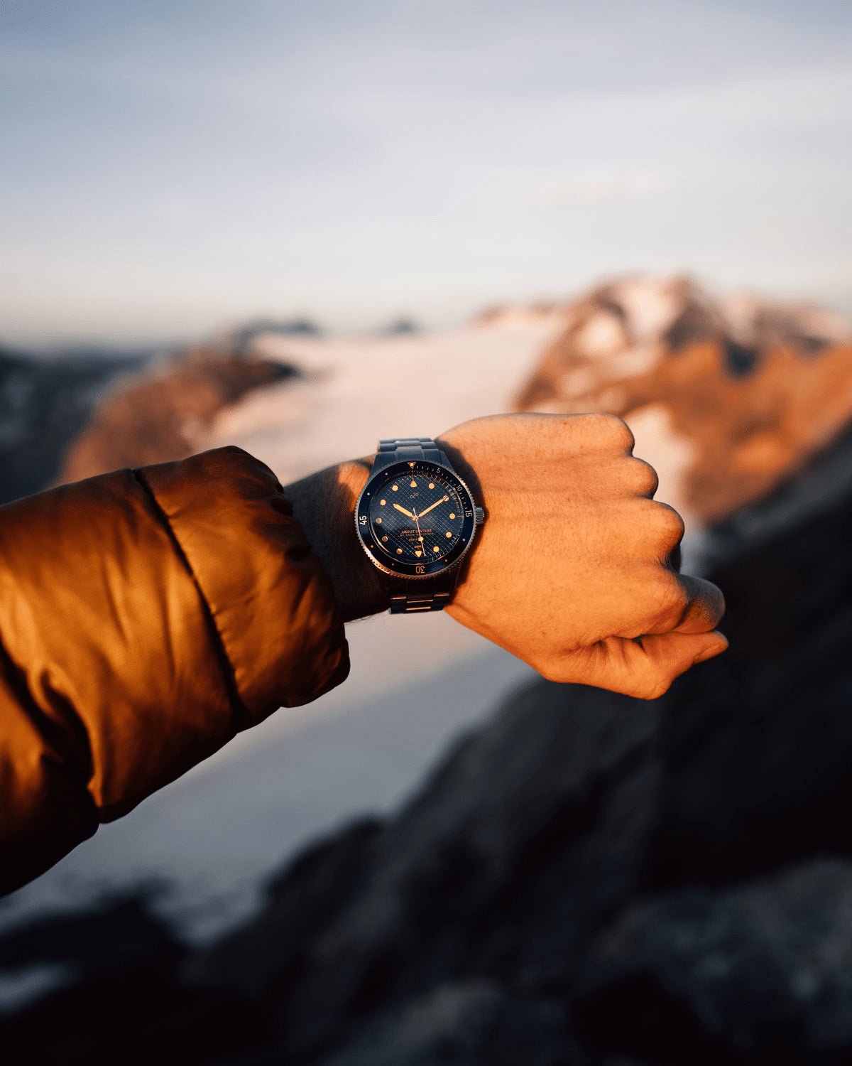 1926 At'sea Blue Turtle Vintage by AV86 luxury diver watch with sapphire crystal, compass bezel, and stainless steel bracelet strap