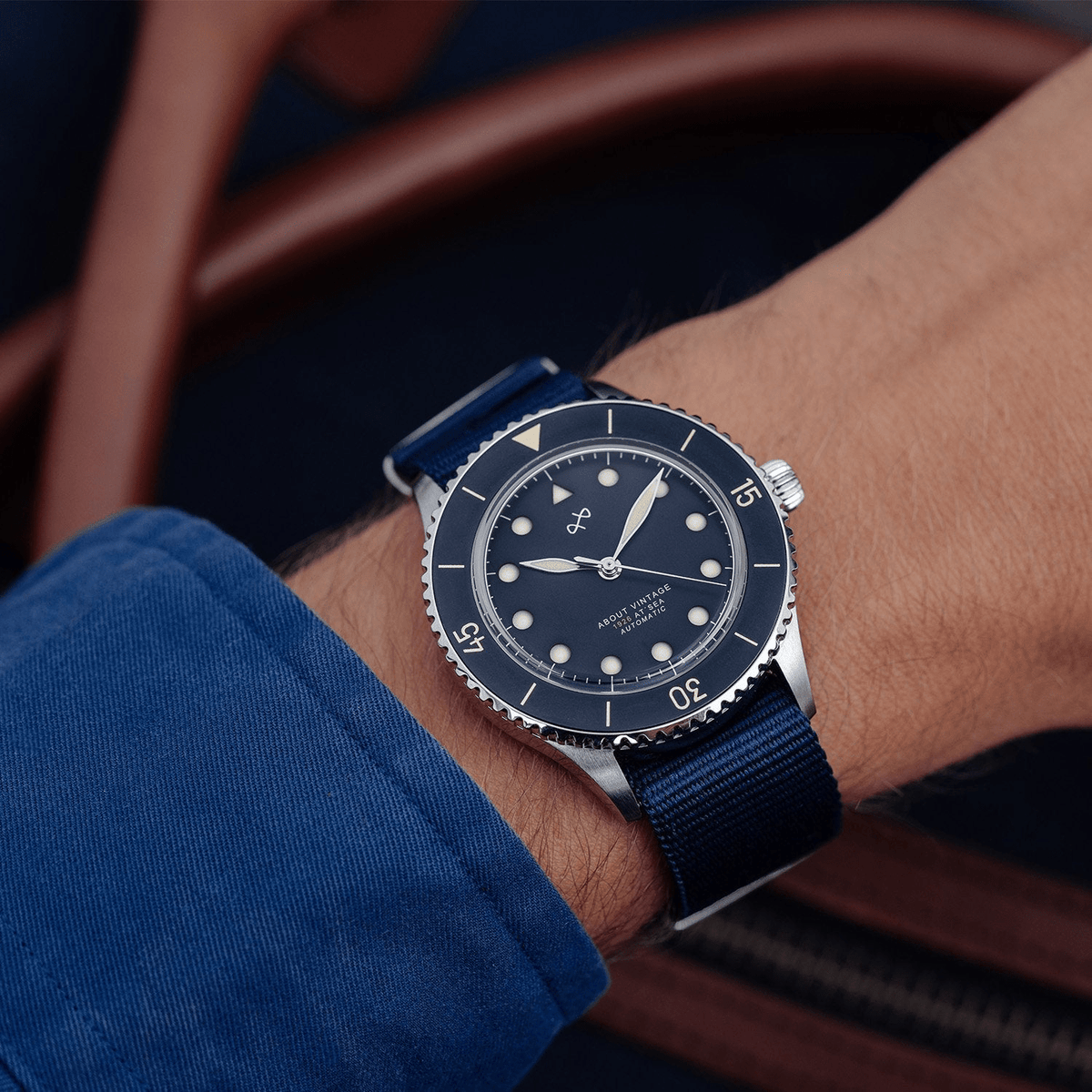 1926 Automatic Vintage von AV86 mit Saphirglas, Zifferblatt im Vintage-Stil, drehbarer Lünette und strapazierfähigem Stoffarmband