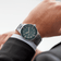 1926 At'sea, Green Turtle Vintage – AV86의 39mm 럭셔리 다이버 워치로, 빈티지 스타일의 다이얼, Sapphire Crystal, 메탈 브레이슬릿 스트랩을 갖추고 있습니다.