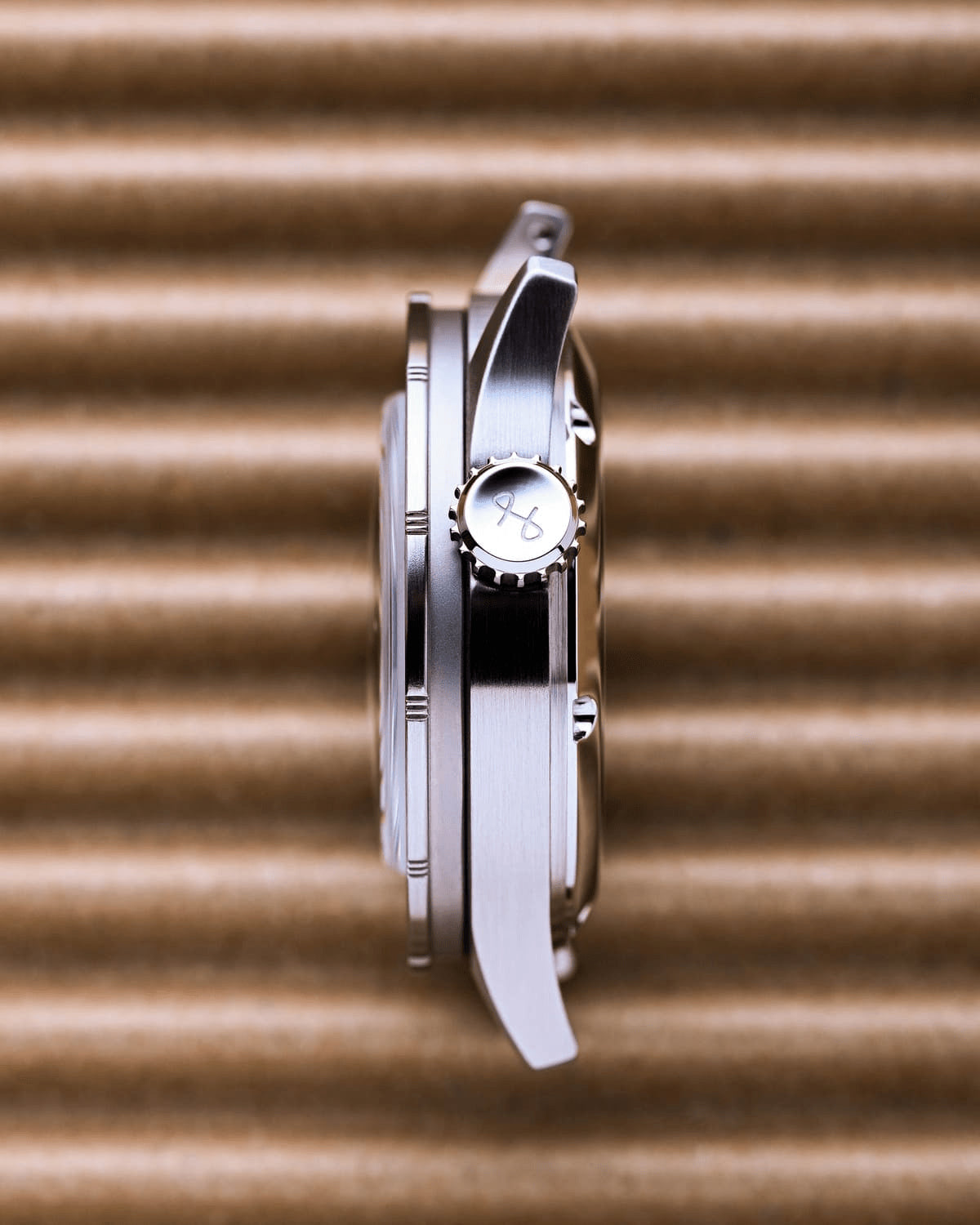 956 Marine Automatic, Seconde / Seconde by AV86 showcasing a slim profile with brushed stainless steel case and signed crown detail