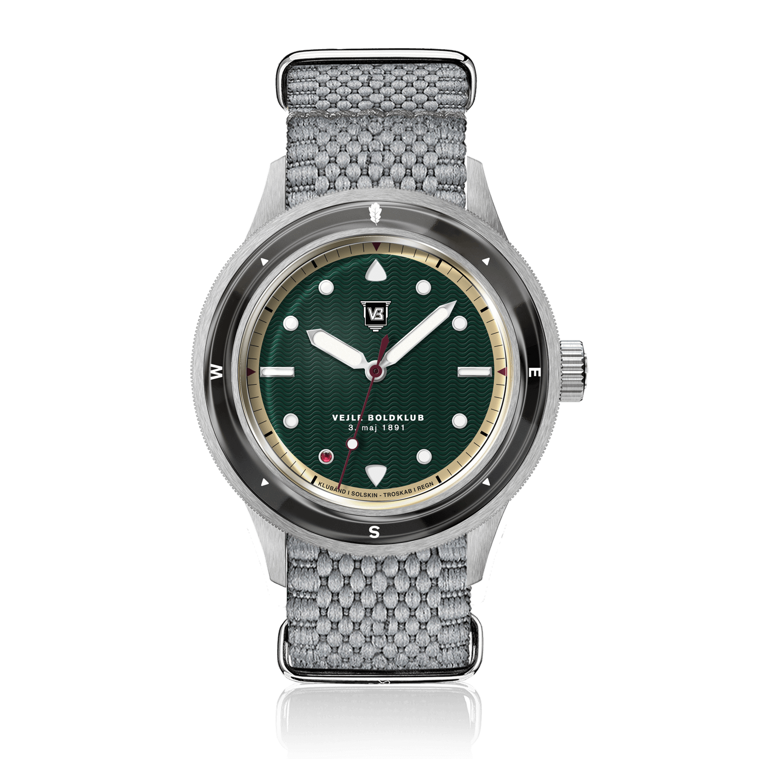 VB Kong Hans Eg, Limited Edition / Forudbestilling by AV86 luxury vintage-inspired diver with sapphire crystal, compass bezel, and woven fabric strap