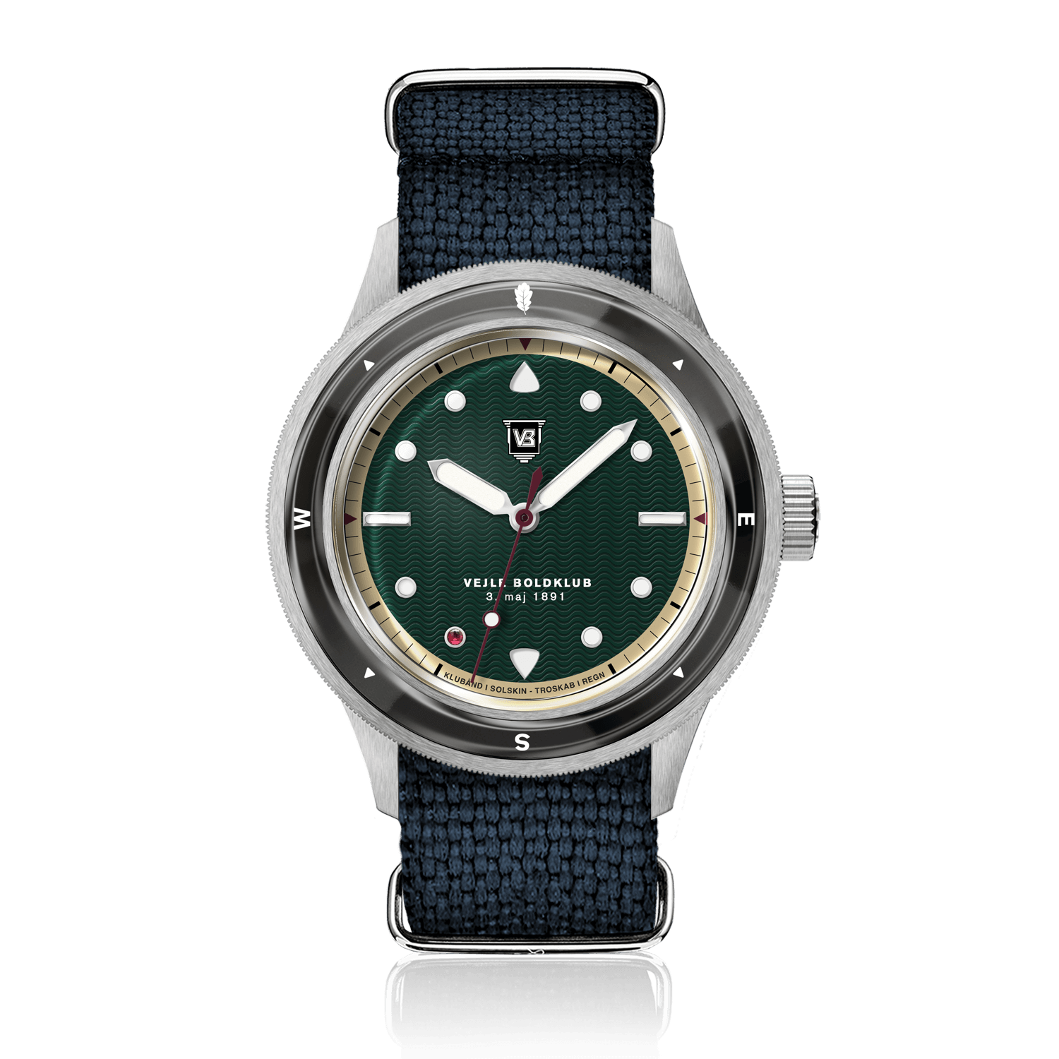 VB Kong Hans Eg, Limited Edition / Forudbestilling by AV86 vintage-inspired diver with compass bezel, sapphire crystal, and fabric strap