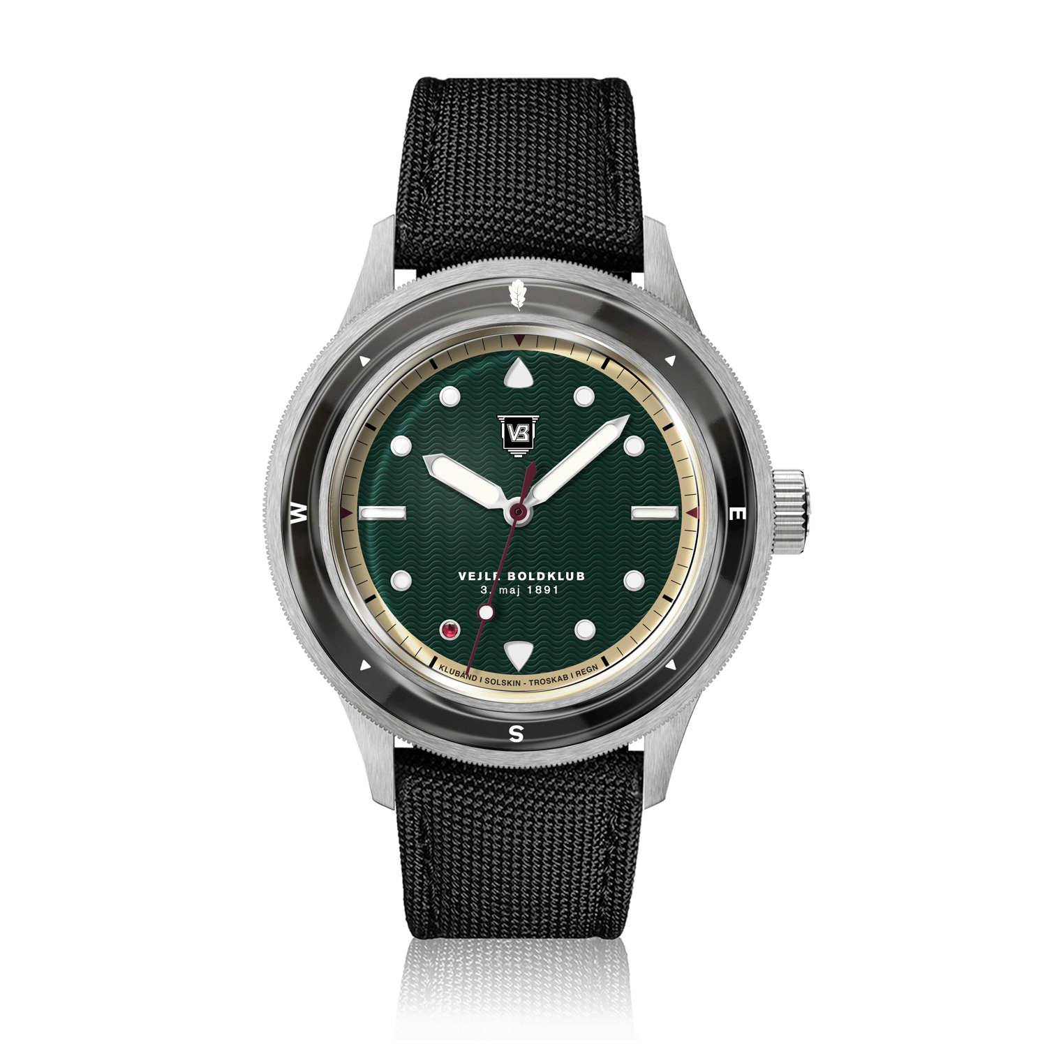 VB Kong Hans Eg, Limited Edition / Forudbestilling by AV86 vintage-inspired diver with compass bezel, sapphire crystal, and black fabric strap