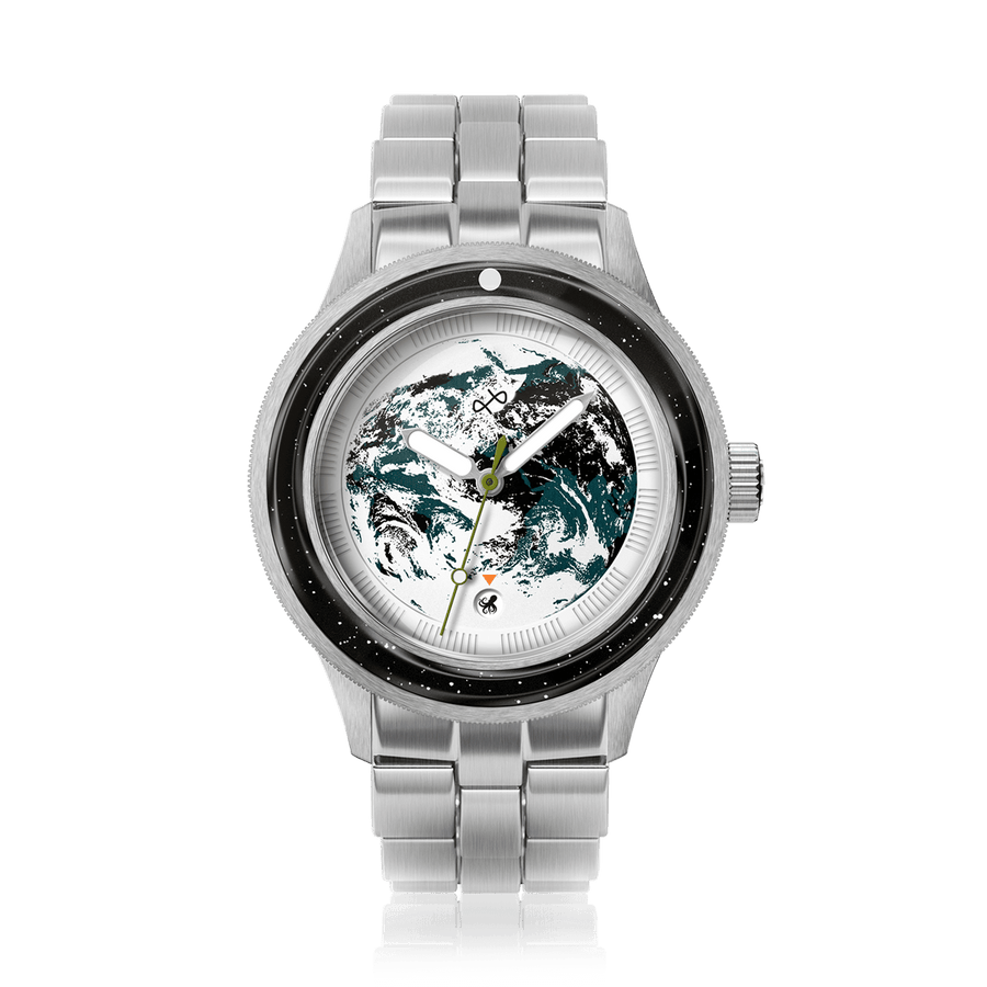 Earthrise WWF Partnership, Automatic / 2025 Edition by AV86 with sapphire crystal, automatic movement, and metal bracelet strap